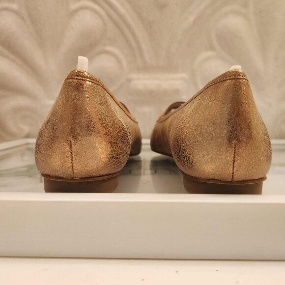 Donald Pliner Bronze Leather Flats. NIB. Size 6 - Picture 6 of 9